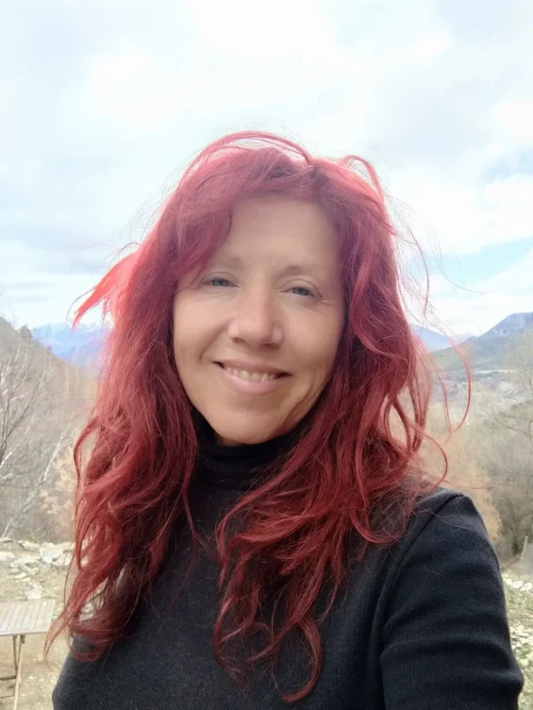 Odette Llenas autora del libro el viaje de ada